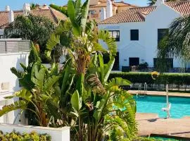 Modern and cozy townhouse La Noria 10 min to the sea surrounded park and golf course