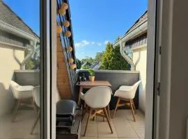 Möbliert-nahe STARLIGHT EXPRESS in Bochum -WLAN-Netflix-Loggia oder Terrasse