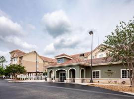 Homewood Suites by Hilton Jacksonville-South/St. Johns Ctr., хотел Hilton в Джаксънвил