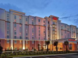 Hampton Inn & Suites Orlando Airport at Gateway Village, hotel i nærheden af Orlando Internationale Lufthavn - MCO, 