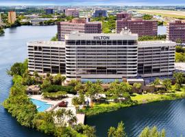 Hilton Miami Airport Blue Lagoon, готель біля аеропорту Міжнародний Аеропорт Маямі - MIA, 