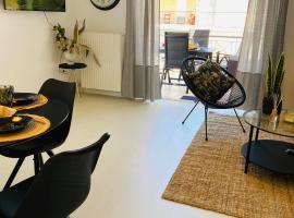 2 BD Top Floor Aprt with Acropolis view