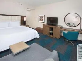 Hampton Inn & Suites LAX El Segundo