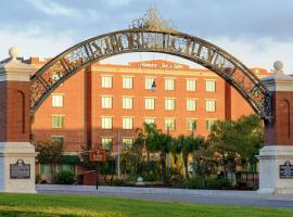 Hampton Inn & Suites Tampa Ybor City Downtown, hotel u blizini znamenitosti 'Ybor City Museum State Park' u gradu 'Tampa'