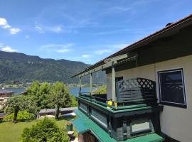 Geräumige Ferienwohnung mit Seezugang, hotel in Altossiach