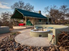 ZuriCamp - Tent Zahir, hotel in Tsumeb