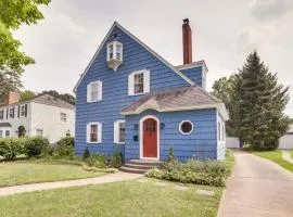 Charming South Bend Retreat about 1 Mi to Notre Dame!