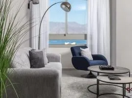 סוויטת View חדר שינה וסלון במתחם סי סייד