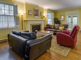 Pittsford Vacation Home about 2 Mi to Historic Village, hotel spa di Rochester