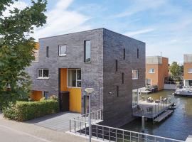 Chico, cottage in Almere