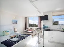 'Bondi Fairview' Coastal Panorama with Balcony