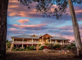 Robyn's Nest Lakeside Resort, hótel í Merimbula