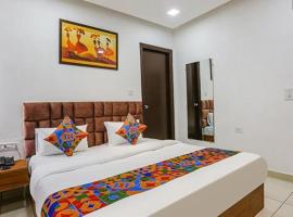 FabExpress Shine Inn, hotel in Rohini, New Delhi