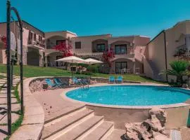 ISA-Residence with swimming-pool in Badesi, apartments with air conditioning and private outdoor space