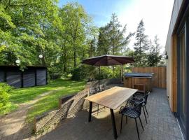 Zelhem में, होटल Holiday Home in Zelhem with Hot Tub & Forest