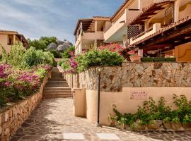 ISA-Residence in Marinella at only 450 m from the beach, apartments with air conditioning, aparthotel v destinaci Marinella