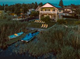 Sunny Beach Villa, cottage in Szántód