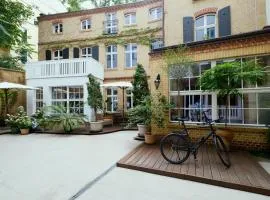Weinberg 5 by Suite030