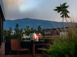 Juno Hotel Sofia, a Member of Design Hotels, khách sạn spa ở Sofia