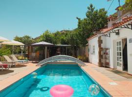Pool House “El Estanco 14”, hotel in Vega de San Mateo
