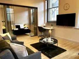 Stunning 2BR Apt in Central Manc