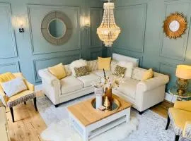 Luxury Family Coach House,Riber Castle Views,Easy Walk into Matlock Centre