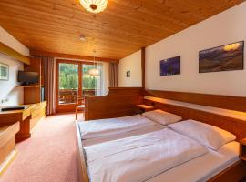 Panorama Hotel CIS - bed and breakfast – hotel w mieście Kartitsch