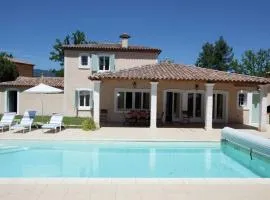 Villa with whirlpool, golfcourse at 1 km