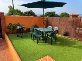 Villa EMMA - Chalet familiar con jardín y parking en Málaga