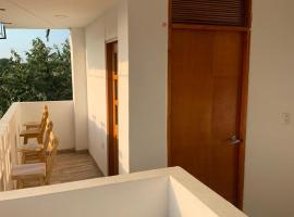 Hostal- Casa Abigail, bed and breakfast en Santa Ana