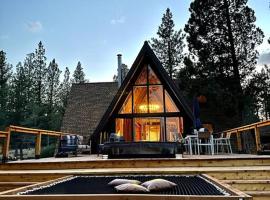 Majestic A-Frame on 5 acres!, hotel in Sisters