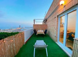 Luminoso &aacute;tico con vistas al mar