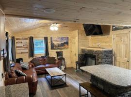 Creekside 3 bedroom 2 bath cabin on private creek, hotel Banner Elkben