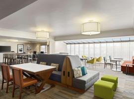 Hampton Inn Portland Airport, hotel v destinaci Portland