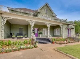 Paris Vacation Rental about 15 Mi to Mount Magazine!
