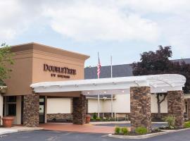 DoubleTree by Hilton Cleveland – Westlake, hotel sa Westlake