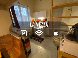 La Mezza - Wifi - stationnement - Terrasse, apartment sa Troyes