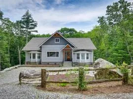 6 Mi to Dtwn Cashiers Spacious Home with Deck