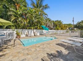 Sandy Seahorse Cottage, hotel with parking in Siesta Key
