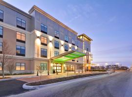 Home2 Suites by Hilton Perrysburg Levis Commons Toledo, hotel near Toledo Express Airport - TOL, Perrysburg