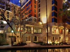 Hampton Inn & Suites San Antonio Riverwalk, hotel a River Walk sétány környékén San Antonióban