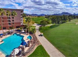 Embassy Suites by Hilton Phoenix Scottsdale, отель в Финиксе, рядом находится Аризонский христианский университет