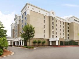 Viesnīca Embassy Suites by Hilton Atlanta Alpharetta pilsētā Alfareta
