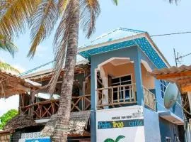 PALM - 2minutes walk to the beach