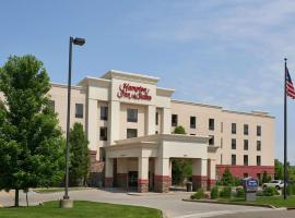 Hampton Inn & Suites Canton, hotel u gradu Nort Kanton