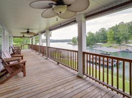 Lakefront Horseshoe Bend Home with Boat Dock!，Horseshoe Bend的度假屋