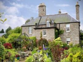 Prestigious Georgian Mansion, feriebolig i Cookney