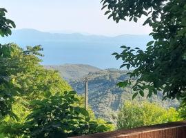 Mountain and Sea view, vacation home in Mileai