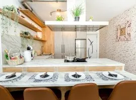 The White Apartment 3BR - free parking