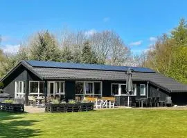 8 person holiday home in Oksbøl-By Traum